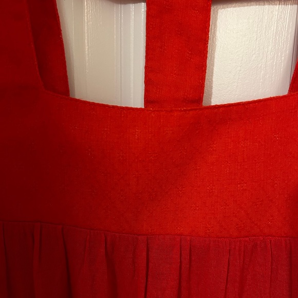 Red detailed back tank top - size small - Picture 4 of 6